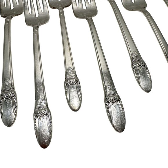 1847 Rogers Bros IS Vintage 1937 FIRST LOVE Set of 8 Salad Forks 7" Silverplate - Picture 3 of 5